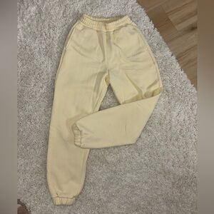 Comfrt Butter Yellow Sweatpants XS